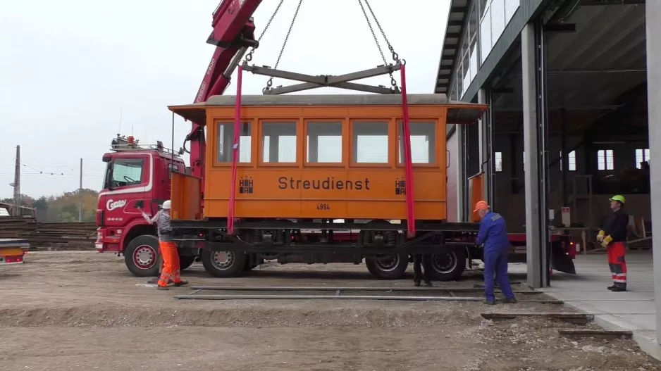 Transport des Hamburger Salzbeiwagens 4994 im Oktober 2015